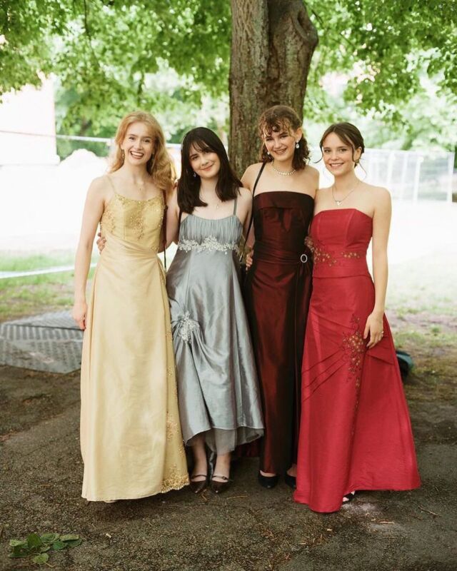 @lundartvintage Oh my heart. ❤️ All these amazing young women found their ballgowns at my store! They wrote to me, “We had our “studentbal” a couple of weeks ago and wanted to share this picture with you since all of our dresses were bought at your store! We were all so excited to wear them and very happy to have found such gorgeous and unique dresses. Thank you! 🤩🥰🎉🕺🏼”
Awwwww, thank you all too! Thank you for supporting a local small business and the environment!! And you all are so beautiful. Thank you for sharing your special day with us at Lund Art & Vintage. Just WOW! ✨💗✨

Lund Art & Vintage
Västra Mårtensgatan 10, Lund

#vintage #lundcity